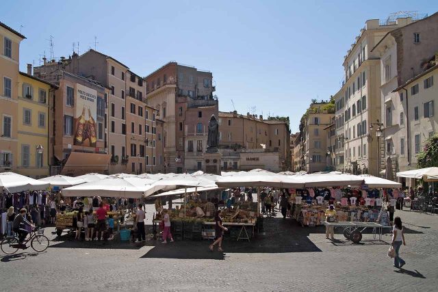 Platz Campo de Fiori in Rom und Markt