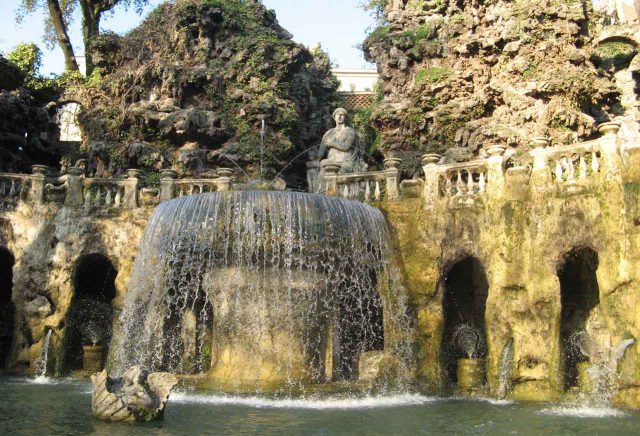 Villa d'Este Ovaler Brunnen