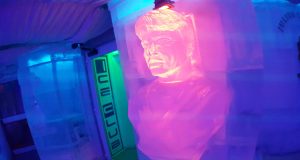 Deko Eisbar Rom Skulptur