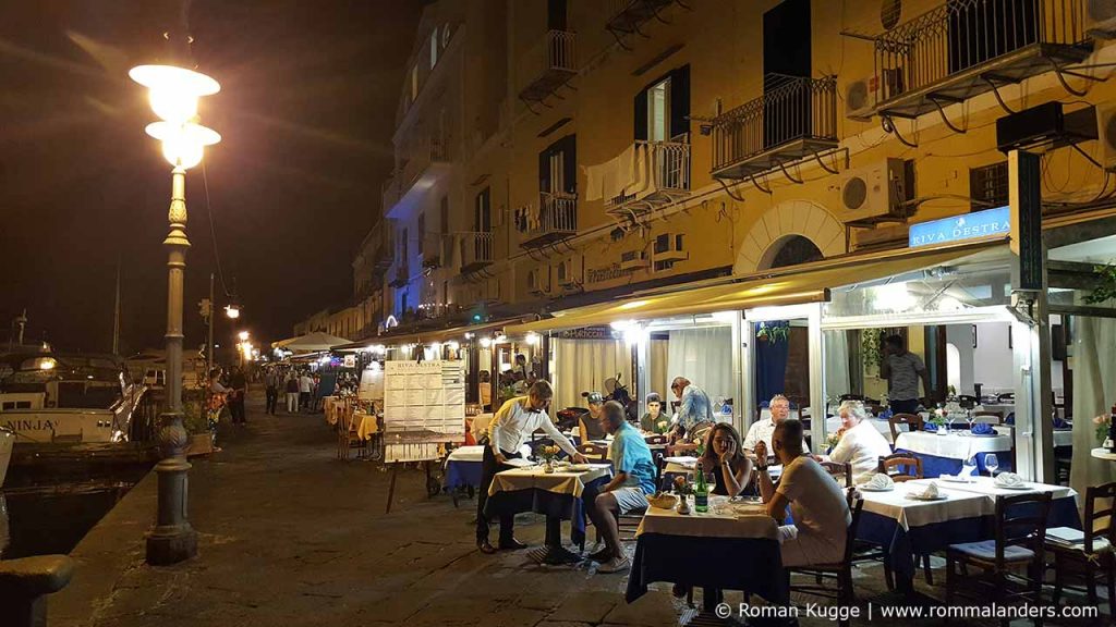 Ischia Porto Stadt Hauptstadt (5)